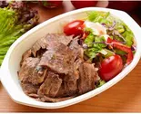 おつまみビーフケバブ Beef Kebab Salad（鶏白湯ラーメン 鳥やま）