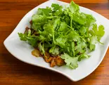 パクチーサラダ Coriander Salad（スパイスHUB BAR）