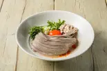 パクチーと鶏肉のゴマだれそば（銀座うどんそば たに川）