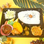 バラエティ弁当（金の羽根たまご）