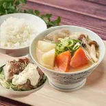 選べるおかず ＆ たっぷりお野菜のとん汁セット Lots of vegetables ＆ Rice ＆dish（東京豚汁 出汁と味噌の可能性。本店）