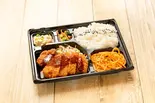 とんかつ弁当（立ち呑み酒場さとちゃん）
