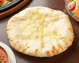 チーズナン Cheese Naan（インディアン アンド バー エベレスト Indian ＆ Bar EVEREST）