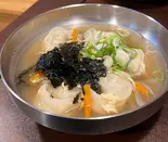 餃子スープ（韓国料理Kokio Chicken北赤羽店）