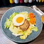 ロコモコ丼【ビーフ100%】(カレー&タコライス 皇亭ペンギン神田店)