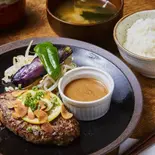 ◆【当店人気No.3】ガーリックハンバーグ弁当(味噌汁付き)|Garlic Hamburg Steak Bento Box(with Miso Soup)（山本のハンバーグ 六本松店）