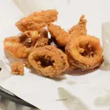 イカゲソ唐揚げ 炸鱿鱼须（菜福楼本八幡支店）