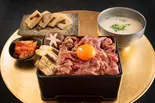<定食>(卵黄入り)割りしたで作る黒毛和牛丼 並（黒毛和牛すき焼き丼 前田 名駅南店）