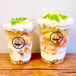 【夏季限定】パイナップルとココナッツのパフェ（軽食とデザート。Cafe Karanos[カラノス]）