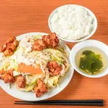 肉野菜炒め定食 醤油味 Meat ＆ Vegetable Stir-Fry Set Meal (Soy Sauce Flavor)（肉野菜炒めベジ郎 なんば店）