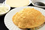 野菜の五目炒めと玉子焼きかけ(甜麵醬・ネギ・クレープ6枚付き)（永利 池袋西口店）