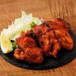 【本場仕込み】旨辛タンドリーチキン(2P)Tandoori chicken（THAIND(タインド)|ガパオ・タイ料理＆本格インドカレー）