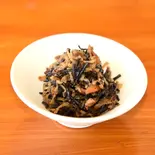 特製ひじき煮(花野の天日干しひじき入り) 小（焼小籠包 ぎょうざ 樹苞(きぼう)）