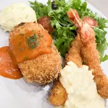 エビフライ＆黒毛和牛ミンチカツ（バスタカフェ）