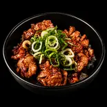 本場屋台の味 ヤンニョムチキン丼（唐揚げ専門店 森光ファーム）