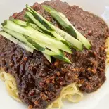 お盆チャジャン麺（レストラン頂好）