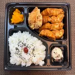 新メニュー 揚げ餃子弁当(からあげ金と銀 横浜橋店)