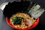 醤油豚骨ラーメン家系MAX～半ライス～（出前家系ラーメン 吉祥寺 武蔵家 西新店）
