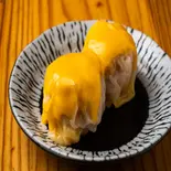 チーズ焼売2個(俺流餃子楼 新宿東南口店)