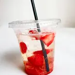 いちごスカッシュ(アサイーとグリークヨーグルトのお店 WAVY BOWL)