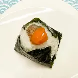 肉味噌卵黄醤油漬けおにぎり   Nikumiso egg yolk pickled in soy sauce（おむすび停車場 空海）