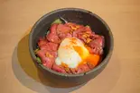 和牛ローストビーフ丼（CAFE LOUNGE shuhari Kobe Kitanozaka）