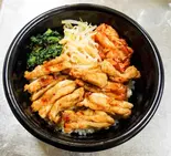 鶏せせり丼（焼肉酒房 極）