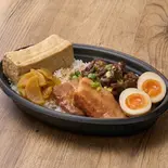 トロじゅわ豚角煮と牛すじ煮込み丼(煮込み豆腐・半熟煮卵) Braised Pork Belly and Stewed Beef Tendon Don(【気分の上がるお弁当】AGARUKE LAB. by FOOD RECORDS 糀谷)