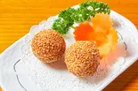 手作りゴマ団子（中国料理・タイ料理 チャイハナ）