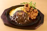 ハンバーグ&唐揚げオム(肉オムライス専門店 肉とたまご吉祥寺店)
