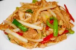 青唐辛子と牛ハチノス炒め（中国東北家郷料理 永利 池袋本店）