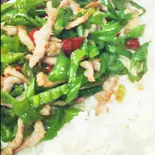 チンジャオロース丼/Shredded pork and green pepper donburi(中華料理 龍門)