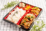 レバニラ弁当(餃子の点点)