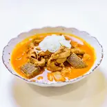 旨辛もつ煮皿（やみつきモツ煮屋92MOANA）