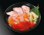 生サーモンの親子丼（すし魚銀 JR千葉駅前店）