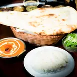 当店売上No. 1カレー＆ナンセット・Naan Curry Set（NAMASTE）