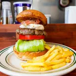 生ハム＆クリームチーズバーガー（BURGER STAND haveagoodtime.）