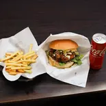 チキンジンジャーバーガー コーラセットChiken Ginger Burger Cola Set（Asian Dining Crazy Kebab）