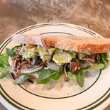 グリルきのことナッツとフレシュアボガドペーストのサンドウィッチのセット（STOVE SANDWICHES）