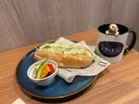 【lunchミニカレーセット】チーズポテトドッグ | 【Mini Curry Lunch Set】Cheese ＆ Potato Dog（【カレー＆タコライスが人気】cafe＆dining ONE）