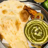 贅沢ほうれん草カレーセット Luxurious Saag Curry Set（ナマステ・エベレスト）