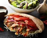 『やみつきビーフ』ケバブ ピタパンサンド【サラダ付き】（Mrs Istanbul Kebab Delivery 高宮1丁目2号店）