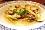 アサリとアスパラのバター炒め(海鮮と鍋のかかし亭)