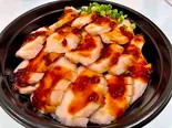 高タンパク低脂質 しっとり鶏むね丼(低温調理のステーキ丼屋)