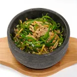 チンジャオロース丼（中華料理上海亭蕨店）