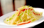 じゃが芋の千切リ和え（喜家酒館）