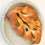 アンチョビとグリーンオリーブのフーガス(BARIETA)
