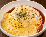 炙りチーズトマトオムライス（とろとろオムライスのオムタマ亭）
