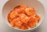 海老と玉子のチリソース〈丼〉（クラブチャイナ）