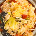 麻辣風牛肉鍋/ラム肉鍋/ホルモン鍋一つ選ぶ(台湾無骨香脆鶏柳)